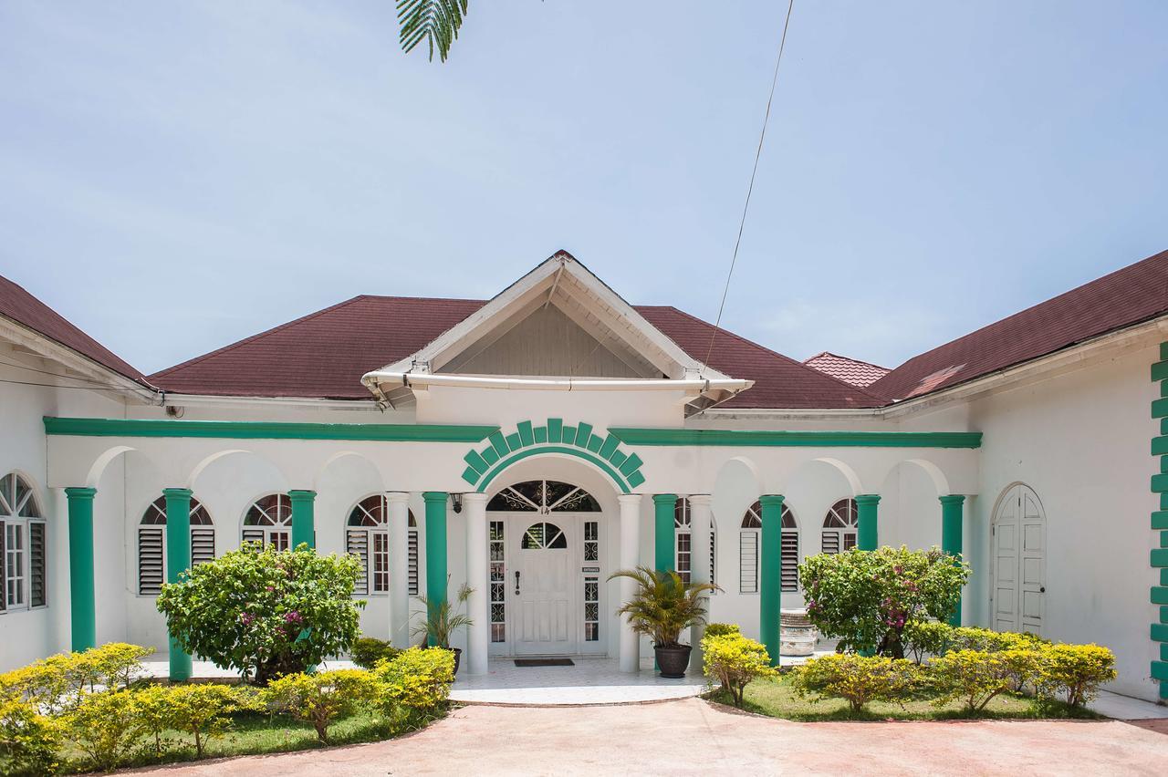 Diamond Villa Guest House มอนเทโกเบย์ ภายนอก รูปภาพ