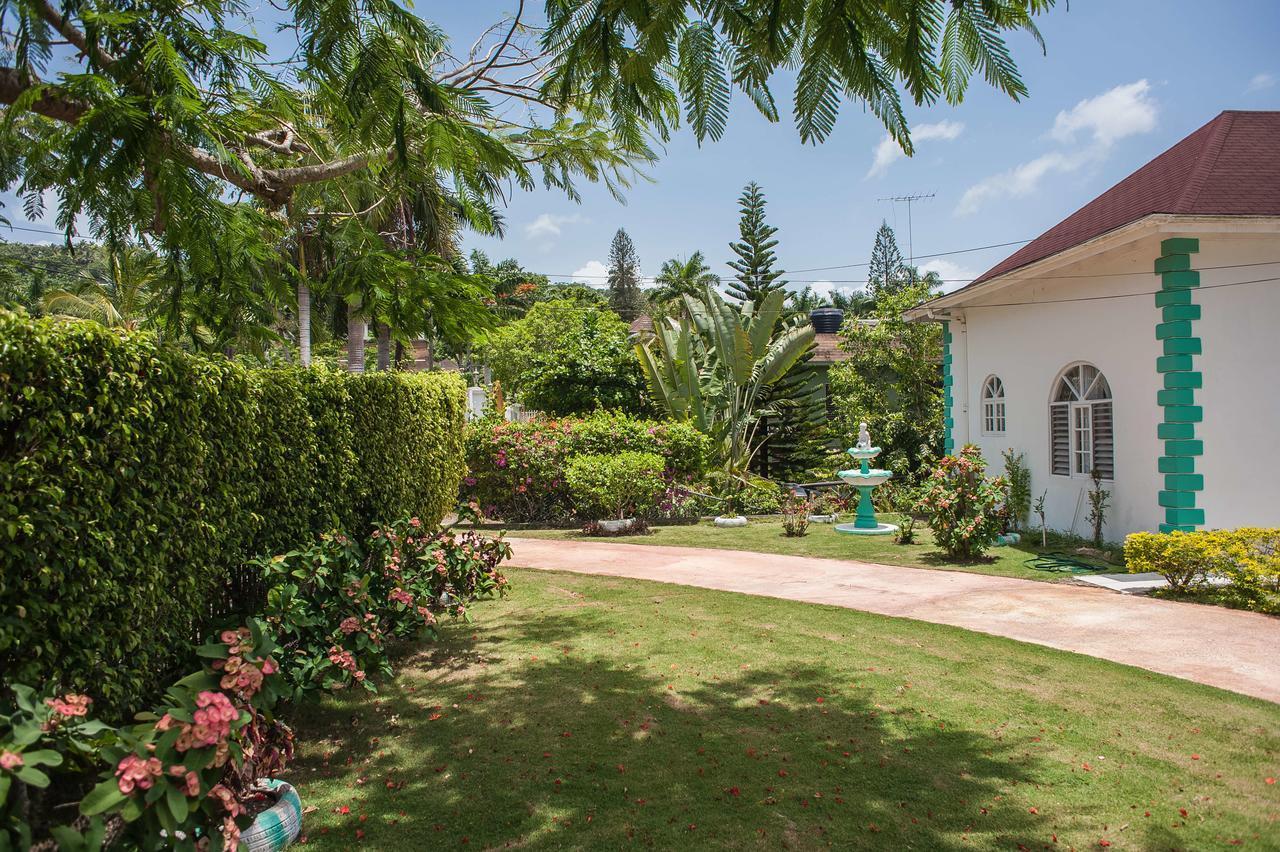 Diamond Villa Guest House มอนเทโกเบย์ ภายนอก รูปภาพ